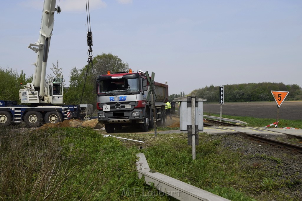 Schwerer VU LKW Zug Bergheim Kenten Koelnerstr P472.JPG - Miklos Laubert